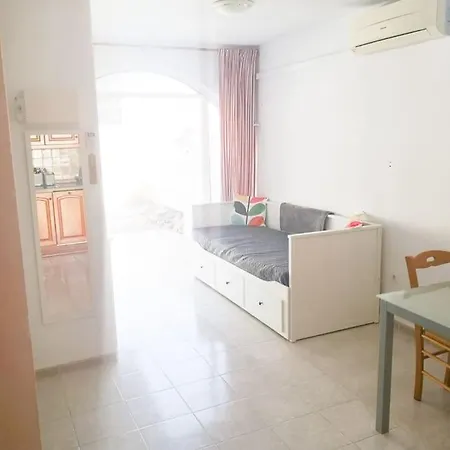 Lovely 1 Bed With Pool Near Amenities. Lejlighed *