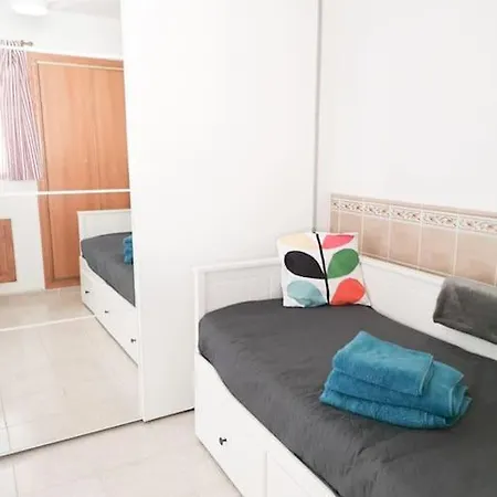 Lovely 1 Bed With Pool Near Amenities. Lejlighed Torrevieja