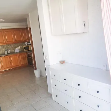 アパート Lovely 1 Bed With Pool Near Amenities. トレビエハ
