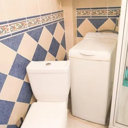 Lovely 1 Bed With Pool Near Amenities. Lägenhet *